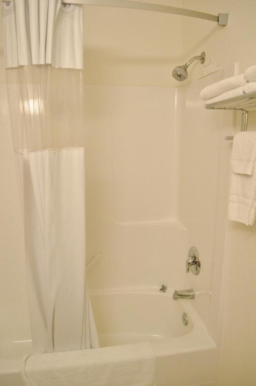 Knights Inn Quincy Room photo